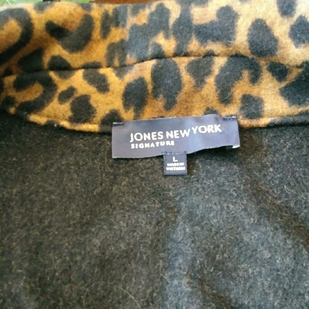 Coat - Picture 2 of 3